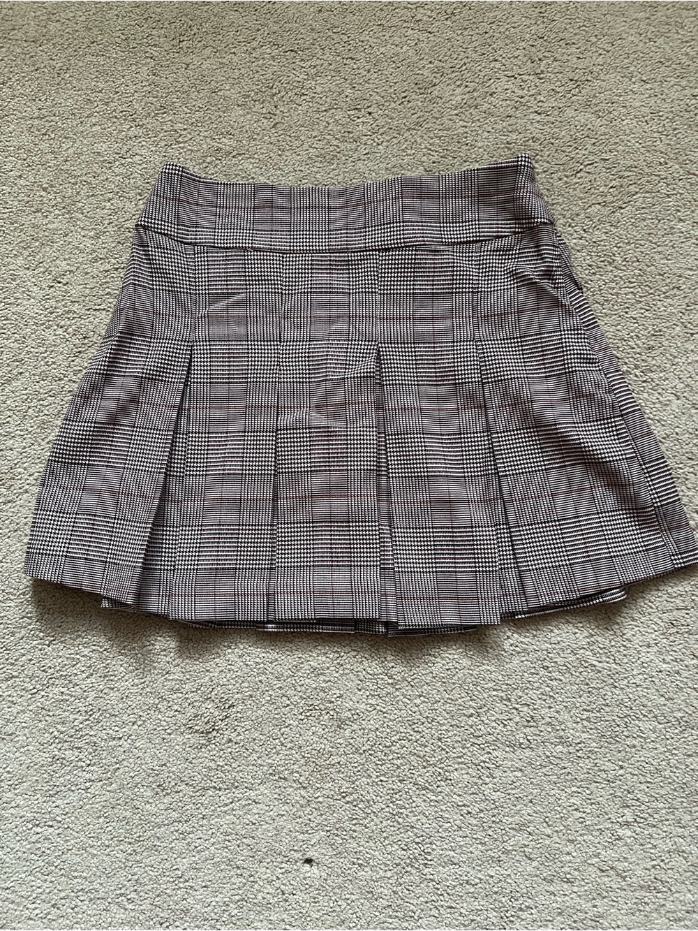 SO Plaid Pleated Mini Skirt in Black and Gray